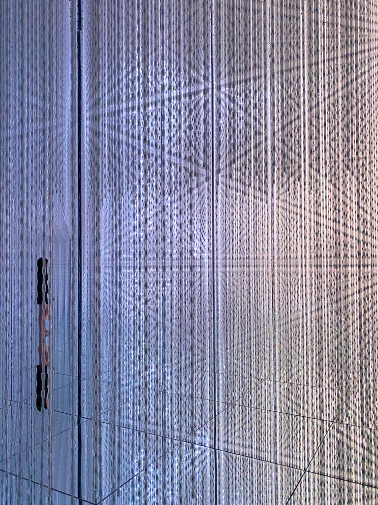 Dissolved Lines: teamLab ‘Planets’